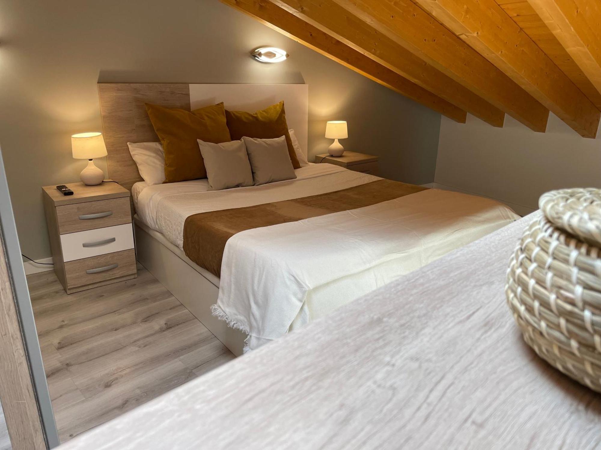 Apartamentos Aranda - Atico Duero اراندا دي دويرو المظهر الخارجي الصورة